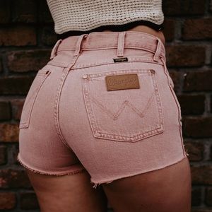 Wrangler Vintage Camellia Festival Shorts